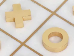 Vente-unique Spel Voor Binnen-Gezelschapsspel - Boter-Kaas-En-Eieren - Marmer En Messing En Wit - L20,5 X H2,5 X D20,5 Cm - Tactoe