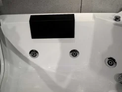 Shower & Design Massagebad-Hoekmassagebad Met Glazen Wand - 2 Personen - 330 L - 138X 138X 63 Cm - Evelina