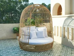 MYLIA Ligstoel-Tuinbed Met Baldakijn Van Gevlochten Hars - Licht Naturel Met Wit Kussen - Cervaro Van