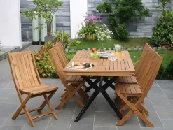 MYLIA Tuinset-Tuintafel Van Acaciahout En Zwart Metaal Tobaga - L. 180 Cm