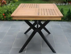 MYLIA Tuinset-Tuintafel Van Acaciahout En Zwart Metaal Tobaga - L. 180 Cm