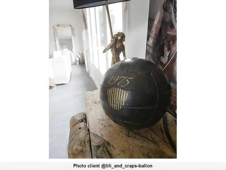 OZAIA Standbeeld-Vintage Voetbal Goodtimes - L21 Cm - Bruin
